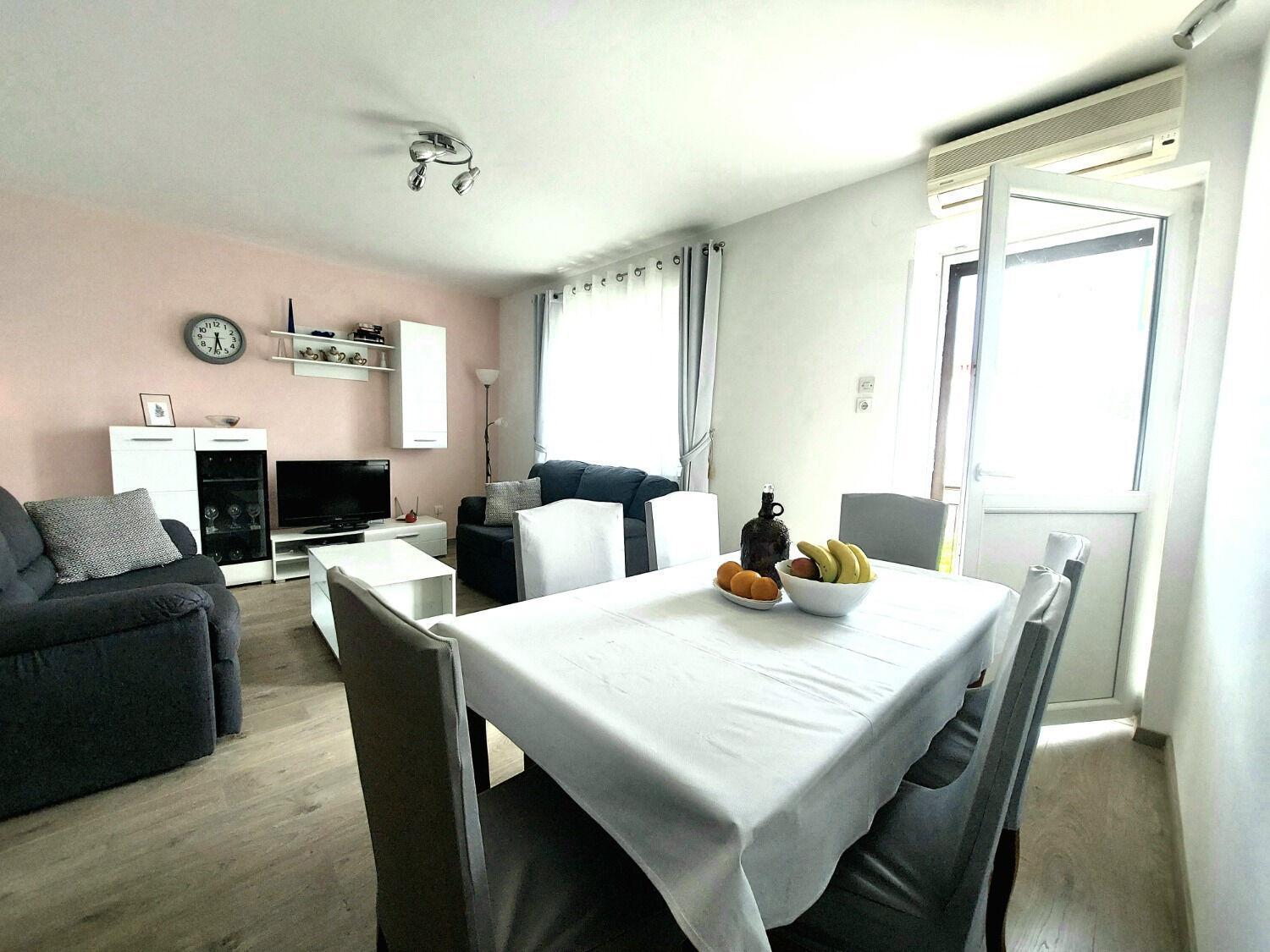 Apartment Fila - Large & Close To The Beach Makarska Exterior foto
